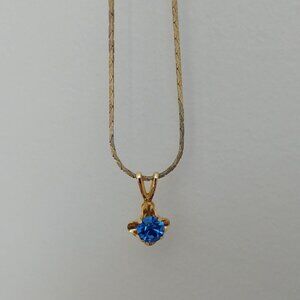 Y2K blue stone gold tone metal short chain necklace